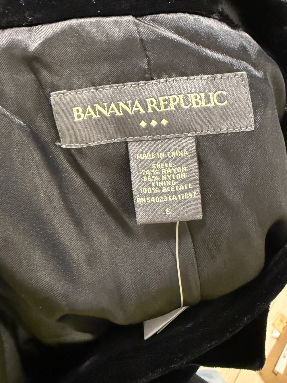 Banana Republic Black Velvet Peplum Blazer - Short Sleeve - NWT Size Small S - Picture 3 of 3